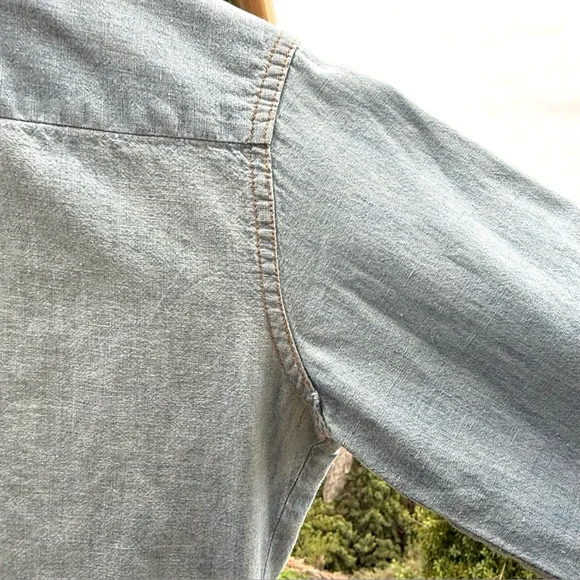 Vintage 1960's- Levi's Classic Blue Button Down Shirt